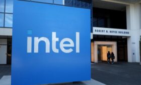 Администрация Трампа начала переговоры о покупке доли в Intel