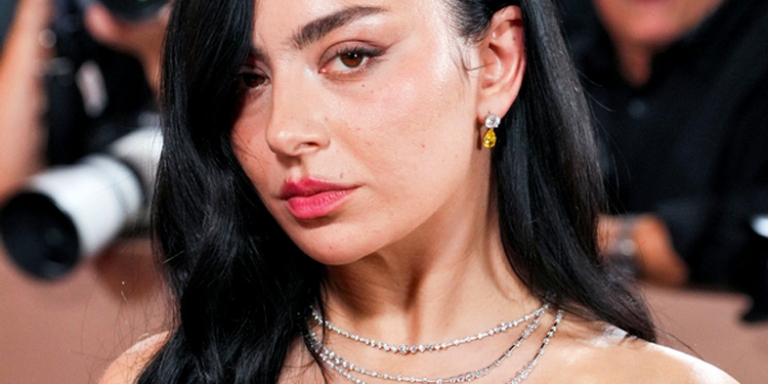 Молодая женщина назвала симптом рака, испугавший даже врачей