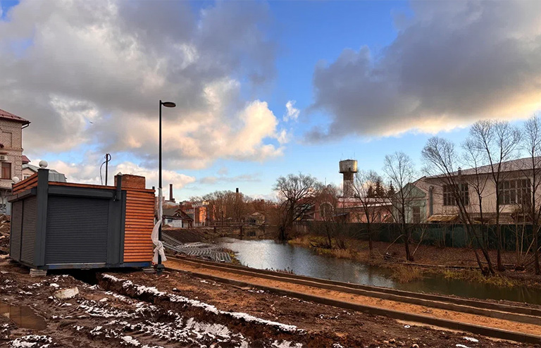 Варвары-&laquo;улучшатели&raquo; жемчужину Золотого кольца закатали в асфальт