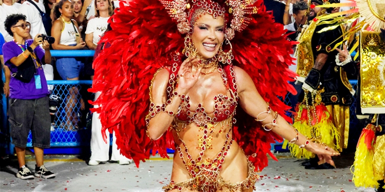 Эксперт объяснила, почему не стоит нагревать мед