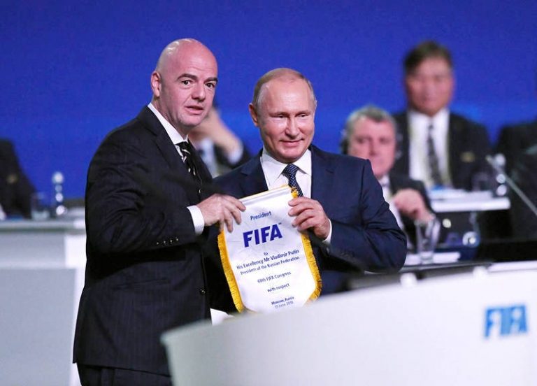 «Моральные дегенераты»: МИД Украины оскорбляет ФИФА, «страна 404» грозит Инфантино расправой «Моральные дегенераты»: МИД Украины оскорбляет ФИФА, «страна 404» грозит Инфантино расправой