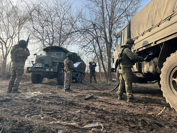 Не заправишь &mdash; не поедешь: специалисты Службы горючего рассказали о работе на СВО