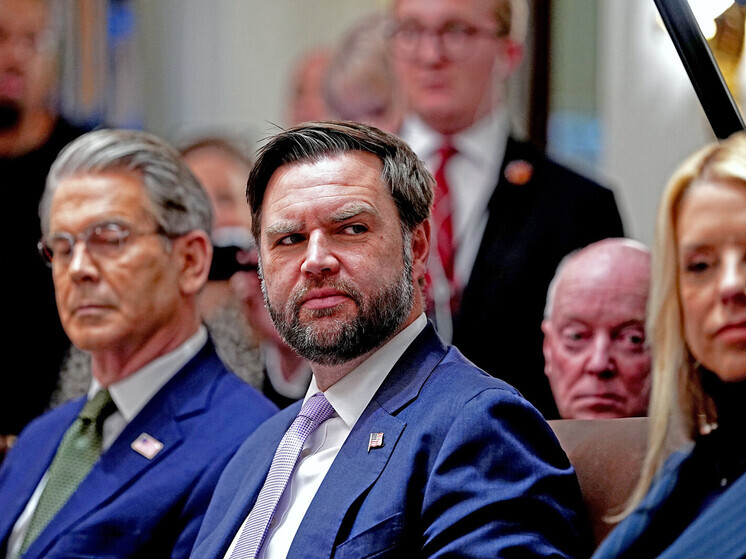 Вэнс сделал важное заявление об улучшении отношений США и России Вэнс сделал важное заявление об улучшении отношений США и России