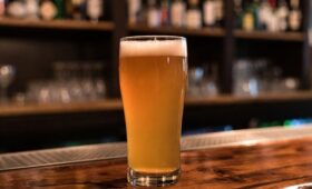 АдГ откроет «политические пивнушки» в сельской Германии