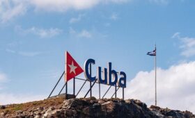 Аналитик объяснил, почему Трамп не применяет венесуэльский или иранский сценарий на Кубе