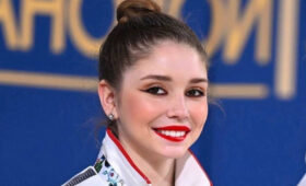 Длинноногая Алиса Тищенко показала стильный образ для весны