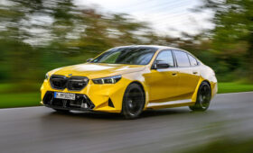 Двигатель V8 на BMW M5 потерял 41 л.с. после перехода на Euro 7