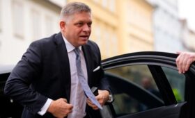 Фицо приедет в Москву на День Победы