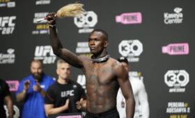 Исраэль Адесанья потерпел четвертое поражение подряд в UFC