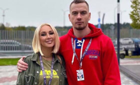 «Я жирная сейчас»: Лера Кудрявцева с опаской оседлала мужа-хоккеиста