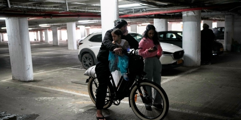 Киевский режим злорадствует над гибелью Хаменеи