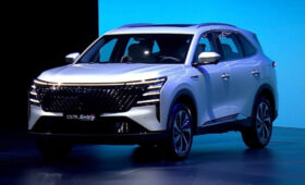Кроссовер Changan CS75 Plus стал гибридом в Китае