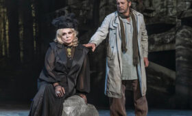 Лазарев, Домогаров и Аверин сделали публике неприличное «Предложение»