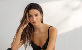 Мустафаева похвасталась сочной фигурой в крошечном бикини