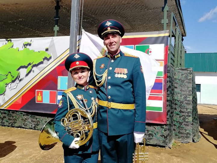 &laquo;Мы нужны им&raquo;: женщины-артисты на фронте поднимают боевой дух и радуют бойцов творчеством