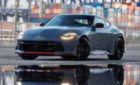 Nissan Z Nismo обрел механическую коробку передач