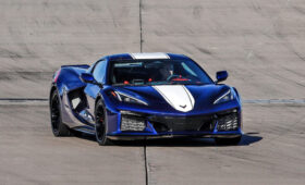 Новый Chevrolet Corvette Grand Sport с новым V8 показался на первых фотографиях