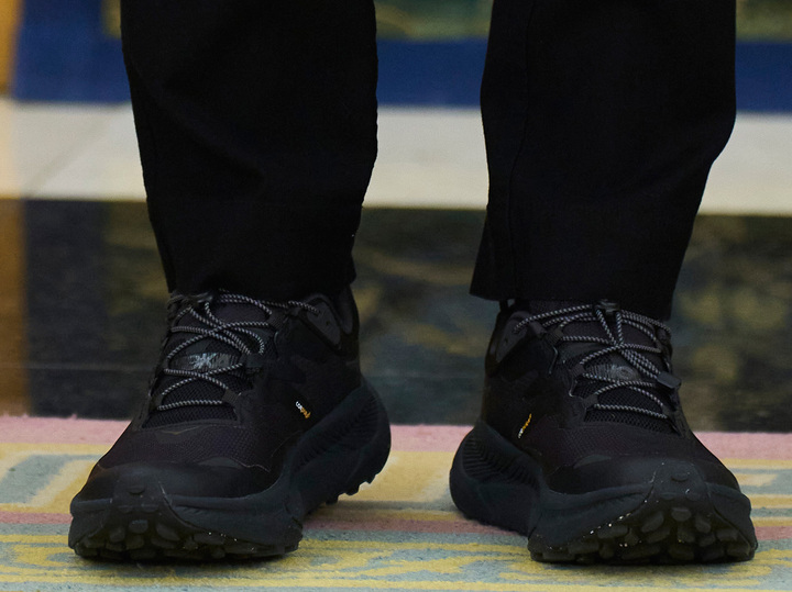 «Побрейте его»: «гардеробная революция» Зеленского позорит Украину «Побрейте его»: «гардеробная революция» Зеленского позорит Украину