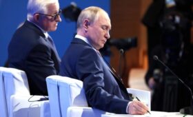 «Путин с такой просьбой не обращался»: Олигархи готовы делать взносы, но делиться на постоянной основе — это перебор