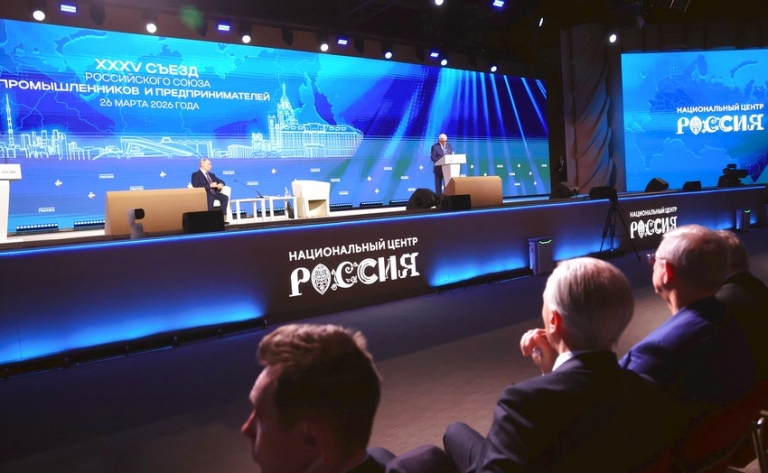 «Путин с такой просьбой не обращался»: Олигархи готовы делать взносы, но делиться на постоянной основе — это перебор «Путин с такой просьбой не обращался»: Олигархи готовы делать взносы, но делиться на постоянной основе — это перебор