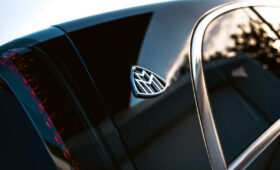 Роскошный минивэн Mercedes-Maybach VLS готовится к премьере