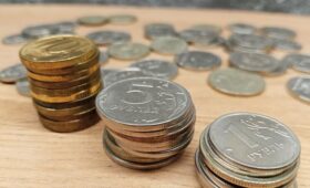 Средние зарплаты женщин смогут догнать мужские только через 134 года