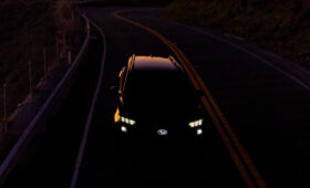 Subaru готовит к премьере новый трёхрядный кроссовер: первые тизеры