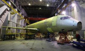 «Суперджет-100» улетел в Индию, в России не получается поставить на крыло хотя бы кукурузник