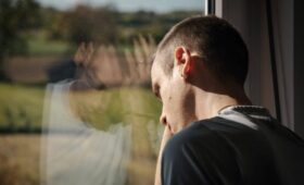 Учёные назвали популярный напиток, эффективно защищающий от рака кишечника