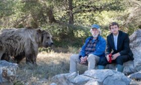 В 90 лет Пьер Ришар не только снимается, но и снимает кино и присутствует на собственных похоронах