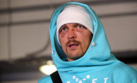 В команде Усика сообщили о заинтересованности в поединке с Джоном Джонсом