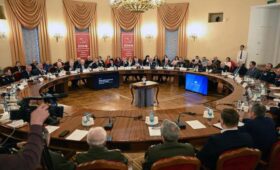 За 30 лет россиян стало меньше на 20 миллионов: депутаты провели круглый стол о нацбезопасности страны