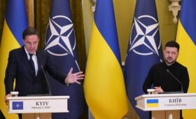 «Зеленский готов заключить с Путиным сделку»: Украина «может поступиться» Крымом и Донбассом, но не более