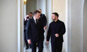 Зеленский: «Я как сын Трампу. Только он меня не очень любит, ругает и обзывает»