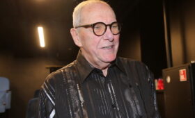 Жизнь продолжается: Эммануил Виторган рассказывает свою историю со сцены