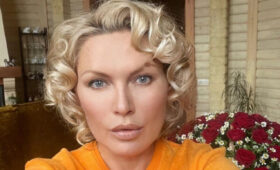 «5:0 в мою пользу»: похорошевшая Рагозина примерила эффектные наряды