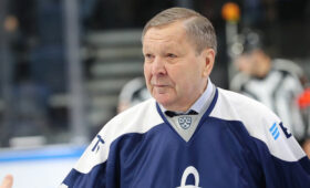 Александр Мальцев отмечает 77-летие: Поздравляем легенду советского хоккея!