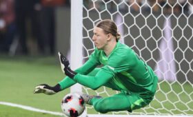 «Без должной поддержки»: «ПСЖ» проиграл «Лиону», но Матвей Сафонов стал лучшим