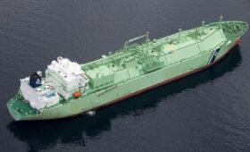 «Без экипажа и опознавательных огней»: капитан рассказал о судьбе Arctic Metagaz, атакованного украинскими БЭКами