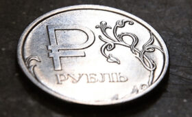 Безбашенный рубль: что происходит с курсом национальной валюты в апреле