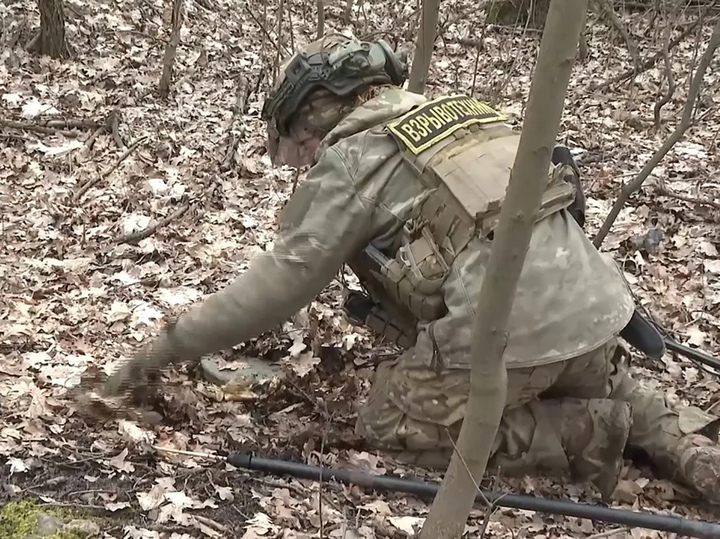 Бойцы противоминной войны: саперы Южной группировки очищают   освобожденные территории в ДНР