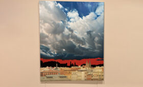 Булатов, собранный по кусочкам: в Москве открылась выставка памяти основоположника соц-арта