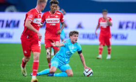 Бутылками с трибун фанаты «Зенита» отметили победу «Спартака» в Кубке