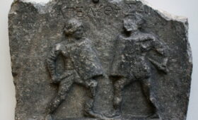 Были обнажены до пояса: древняя мозаика поведала о женщинах-гладиаторах