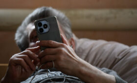 «Цены взлетели»: что происходит с продажами айфонов после блокировок платежей