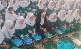 Делегация Ирана вылетела в Исламабад с портретами погибших учениц