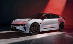 Детский возраст и большие достижения: представлен Zeekr 001 5th Anniversary Edition