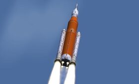 Экипаж лунной миссии потерял связь с НАСА