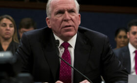 Экс-директор ЦРУ призвал к свержению президента Трампа