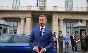 Эмиссары из Евросоюза потянулись в Будапешт давить на победившего Орбана Мадьяра